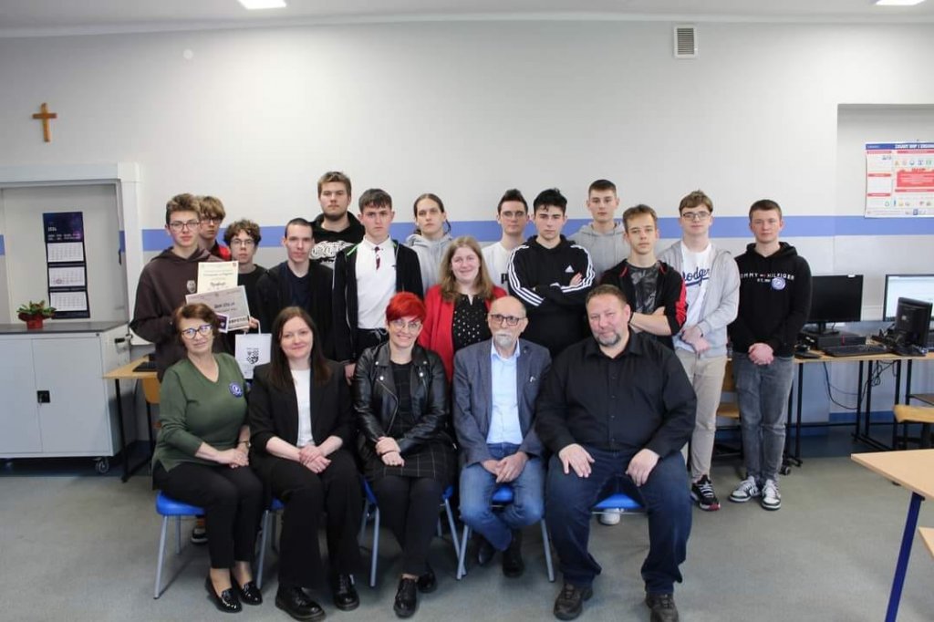 Miniaturka — 2023/2024 - XIV edycja powiatowego konkursu informatycznego „Komputer w Pigułce”