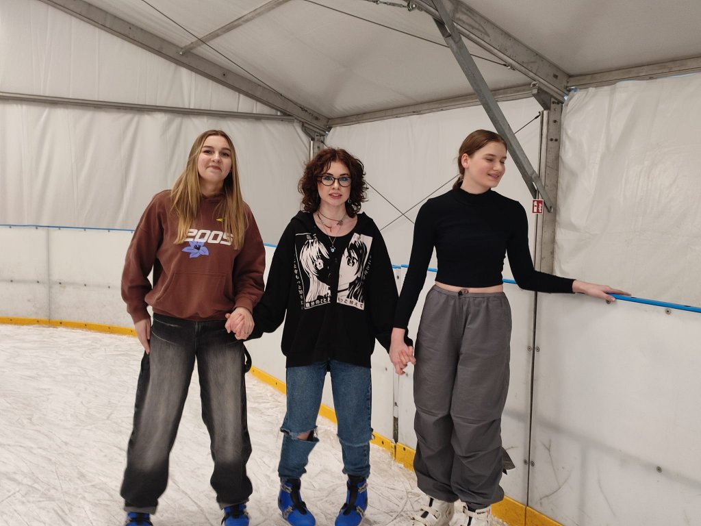 Miniaturka — 2023/2024 - Relaks na lodowisku