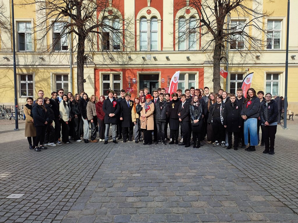 Miniaturka — 2024/2025 - Polonez na rynku w Oławie