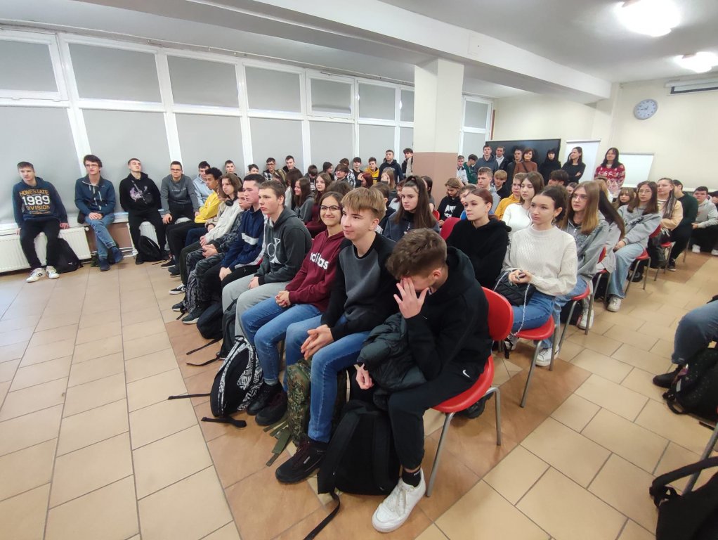 Miniaturka — 2023/2024 - Prelekcja dotycząca zagrożeń i niebezpieczeństw związanych z zażywaniem narkotyków