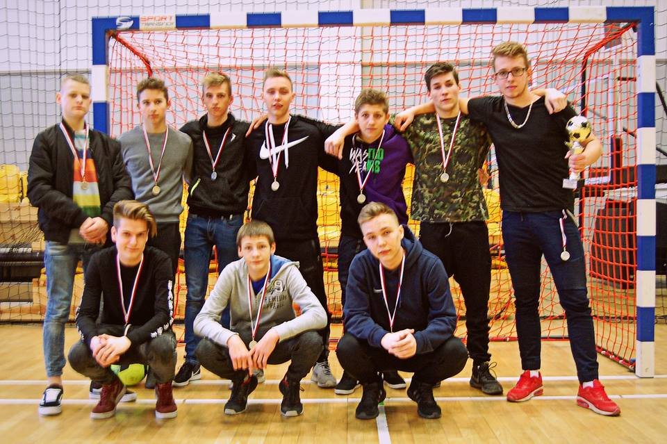 Miniaturka — 2017/2018 - Złote Dziewczyny i Srebrni Chłopcy w Turnieju Piłki Halowej