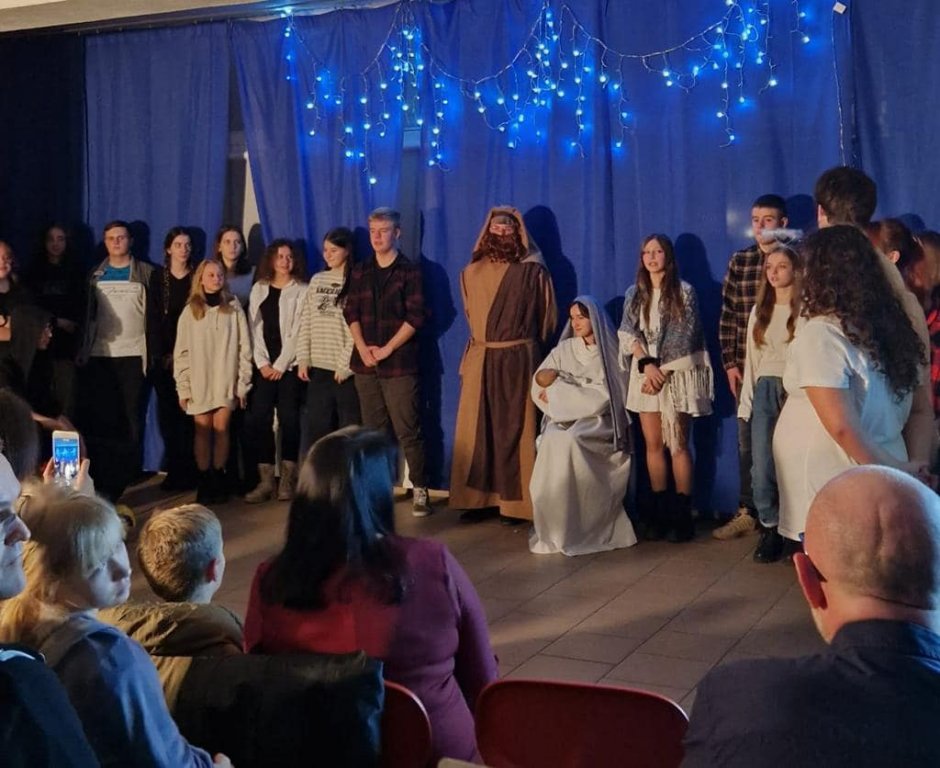 Miniaturka — 2022/2023 - Występ szkolnego teatru ATW dla Babć i Dziadków!