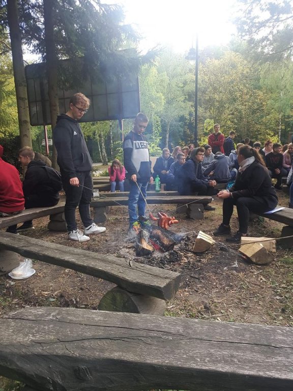 Miniaturka — 2018/2019 - Wycieczka integracyjna dla klas pierwszych i pasowanie na ucznia Zespołu Szkół im. J. Kasprowicza! cz.2